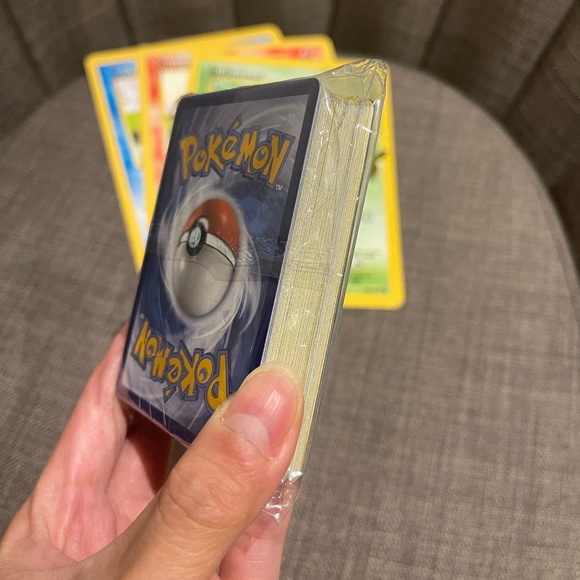 Pokémon mystery bundle! NO BIG CARDS - Picture 2 of 2